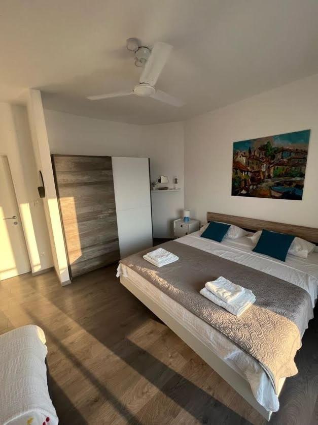 Blue Art Apartment スヴェティ・ユライ エクステリア 写真